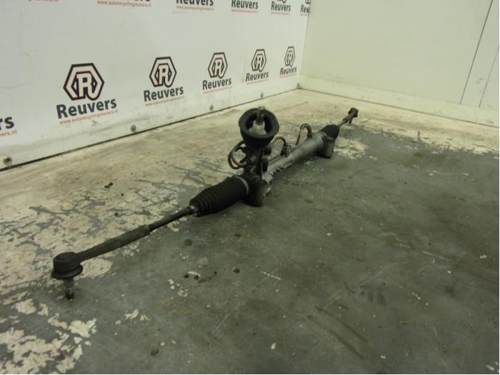 Power steering box from a Opel Astra H GTC (L08) 1.4 16V Twinport 2005