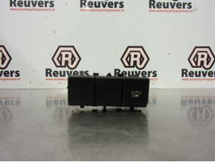 Gebrauchte Schalter Citroen C3 (SC) 1.6 HDi 92 Preis € 10,00 Margenregelung angeboten von Autorecycling Reuvers B.V.