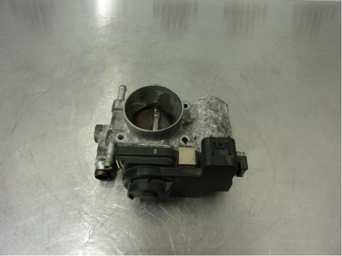 Throttle body from a Opel Astra H GTC (L08) 1.6 16V Twinport 2005