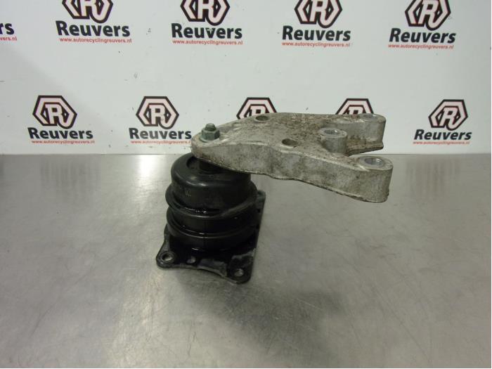 Usagé Support moteur Volkswagen Fox (5Z) 1.2 Prix € 25,00 Règlement à la marge proposé par Autorecycling Reuvers B.V.