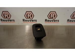 Used Electric window switch Citroen C3 (SC) 1.6 HDi 92 Price € 10,00 Margin scheme offered by Autorecycling Reuvers B.V.