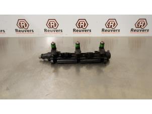 Used Fuel injector nozzle Skoda Fabia (6Y2) 1.2 HTP Price € 40,00 Margin scheme offered by Autorecycling Reuvers B.V.
