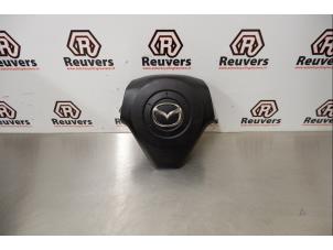 Usagé Airbag gauche (volant) Mazda 3 (BK12) 1.6i 16V Prix € 40,00 Règlement à la marge proposé par Autorecycling Reuvers B.V.