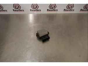 Used Heater resistor Mitsubishi Pajero Hardtop (V6/7) 3.2 DI-D 16V Price € 25,00 Margin scheme offered by Autorecycling Reuvers B.V.