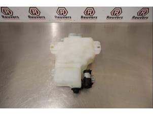 Used Rear window washer reservoir Mitsubishi Pajero Hardtop (V6/7) 3.2 DI-D 16V Price € 25,00 Margin scheme offered by Autorecycling Reuvers B.V.