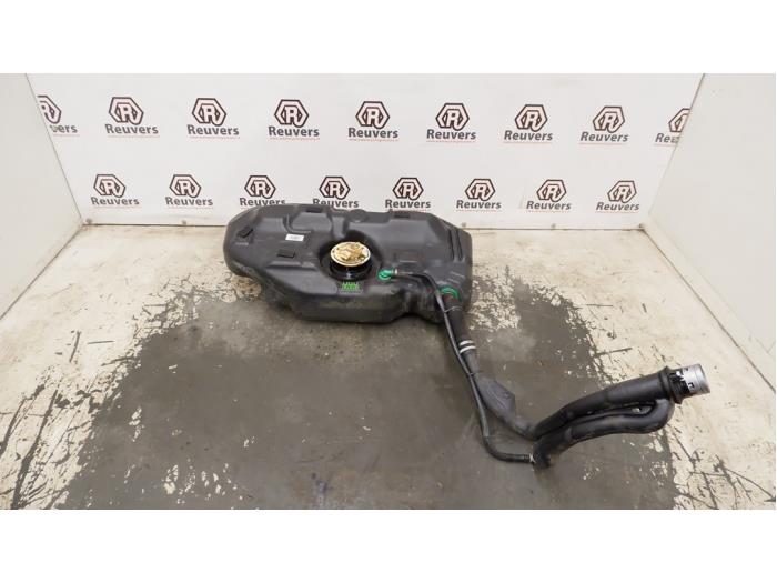 Begagnade Tank Opel Corsa D 1.3 CDTi 16V ecoFLEX Pris € 50,00 Marginaltabell erbjuds av Autorecycling Reuvers B.V.