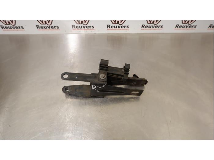 Gebrauchte Motorlager BMW Mini (R50/53) 1.6 16V Cooper Preis € 20,00 Margenregelung angeboten von Autorecycling Reuvers B.V.