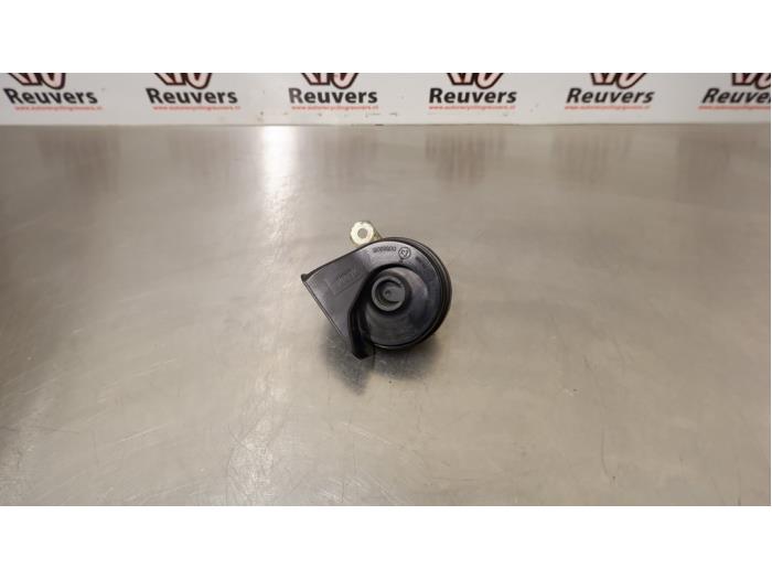 Używane Klakson BMW Mini (R50/53) 1.6 16V Cooper Cena € 10,00 Procedura marży oferowane przez Autorecycling Reuvers B.V.