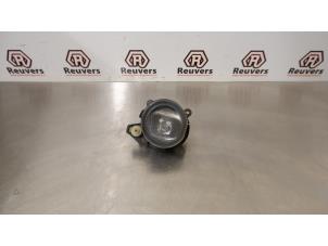 Used Fog light, front right BMW Mini One/Cooper (R50) 1.6 16V Cooper Price € 15,00 Margin scheme offered by Autorecycling Reuvers B.V.