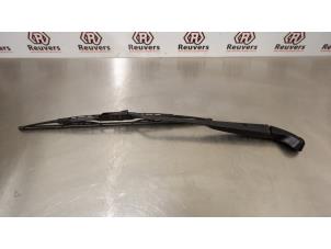 Used Front wiper arm BMW Mini One/Cooper (R50) 1.6 16V Cooper Price € 10,00 Margin scheme offered by Autorecycling Reuvers B.V.