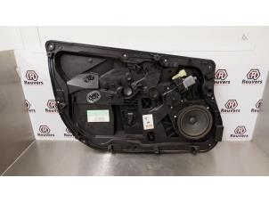 Usados Mecanismo de ventanilla de 4 puertas izquierda delante Ford Fiesta 6 (JA8) 1.6 TDCi 16V ECOnetic Precio € 40,00 Norma de margen ofrecido por Autorecycling Reuvers B.V.
