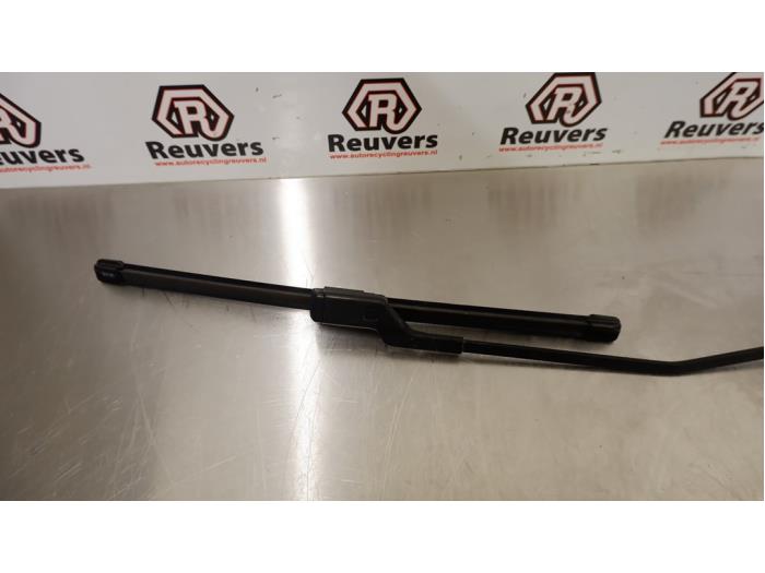 Front wiper arm from a Ford Fiesta 6 (JA8) 1.25 16V 2010