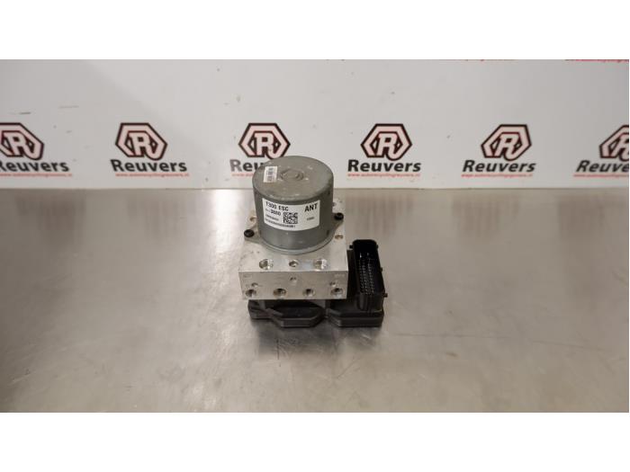 Begagnade ABS-pump Chevrolet Aveo 1.3 D 16V Pris € 100,00 Marginaltabell erbjuds av Autorecycling Reuvers B.V.