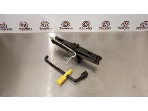 Used Tool set Peugeot 207 SW (WE/WU) 1.4 16V Vti Price € 15,00 Margin scheme offered by Autorecycling Reuvers B.V.