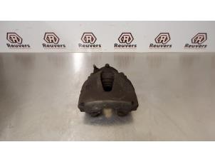 Used Front brake calliper, right Opel Zafira (M75) 1.6 16V Price € 25,00 Margin scheme offered by Autorecycling Reuvers B.V.
