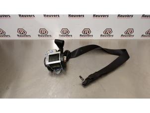 Used Front seatbelt, left Mercedes B (W245,242) 2.0 B-180 CDI 16V Price € 50,00 Margin scheme offered by Autorecycling Reuvers B.V.