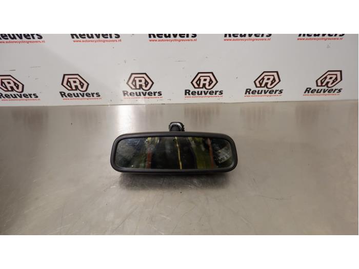Używane Lusterko wewnetrzne Mercedes B (W245) 2.0 B-180 CDI 16V Cena € 40,00 Procedura marży oferowane przez Autorecycling Reuvers B.V.