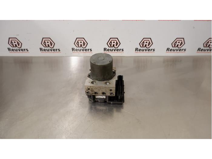 Gebrauchte ABS Pumpe Mercedes B (W245) 2.0 B-180 CDI 16V Preis € 75,00 Margenregelung angeboten von Autorecycling Reuvers B.V.