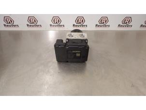 Usados Bomba ABS Volvo V60 I (FW/GW) 1.6 T3 16V Precio € 100,00 Norma de margen ofrecido por Autorecycling Reuvers B.V.