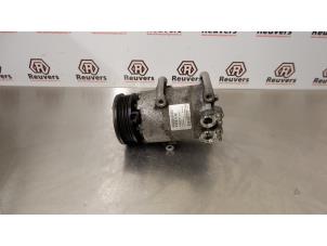 Used Air conditioning pump Volvo V60 I (FW/GW) 1.6 T3 16V Price € 125,00 Margin scheme offered by Autorecycling Reuvers B.V.
