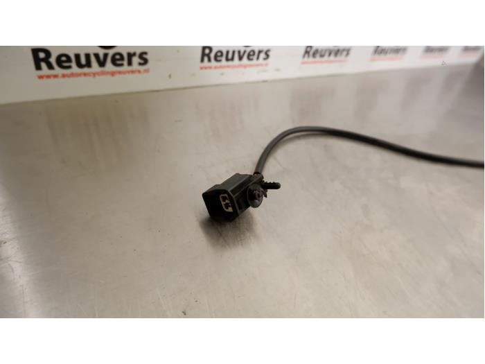 Klopfsensor van een Volvo V60 I (FW/GW) 1.6 T3 16V 2012