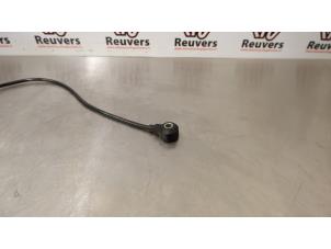 Klopfsensor van een Volvo V60 I (FW/GW) 1.6 T3 16V 2012
