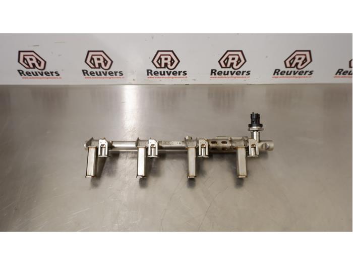 Usagé Système d'injection Volvo V60 I (FW/GW) 1.6 T3 16V Prix € 35,00 Règlement à la marge proposé par Autorecycling Reuvers B.V.