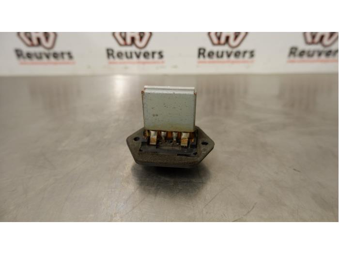 Heater resistor from a Kia Sorento I (JC) 2.4 16V 2004