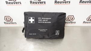 Used First aid kit BMW 5 serie Touring (E61) 525d 24V Price € 10,00 Margin scheme offered by Autorecycling Reuvers B.V.