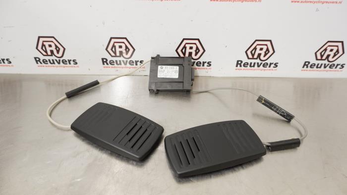 Begagnade Ultraljudssensor BMW 5 serie Touring (E61) 525d 24V Pris € 30,00 Marginaltabell erbjuds av Autorecycling Reuvers B.V.