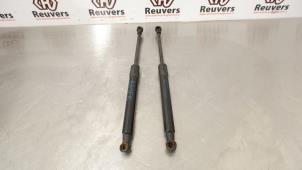 Used Set of bonnet gas struts BMW 5 serie Touring (E61) 525d 24V Price € 20,00 Margin scheme offered by Autorecycling Reuvers B.V.