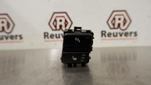 Used Seat heating switch BMW 5 serie Touring (E61) 525d 24V Price € 20,00 Margin scheme offered by Autorecycling Reuvers B.V.