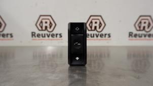 Used Sunroof switch BMW 5 serie Touring (E61) 525d 24V Price € 15,00 Margin scheme offered by Autorecycling Reuvers B.V.