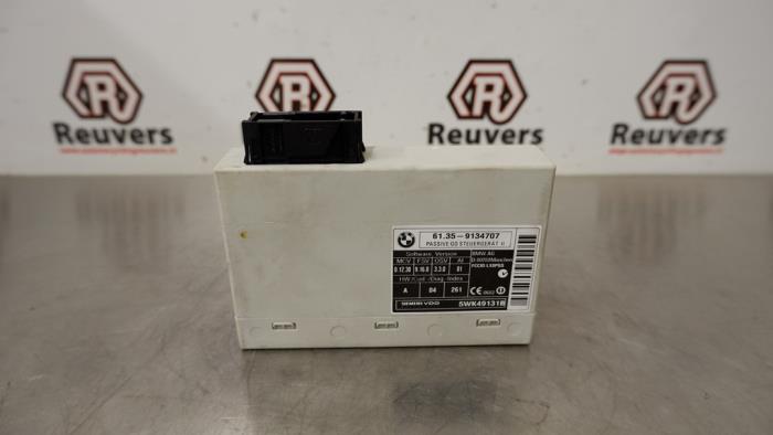 Używane Modul keyless vehicle BMW 5 serie Touring (E61) 525d 24V Cena € 75,00 Procedura marży oferowane przez Autorecycling Reuvers B.V.