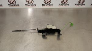 Used Tank flap lock motor BMW 5 serie Touring (E61) 525d 24V Price € 10,00 Margin scheme offered by Autorecycling Reuvers B.V.