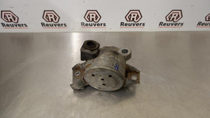 Gebrauchte Motorlager Opel Corsa D 1.2 16V Preis € 20,00 Margenregelung angeboten von Autorecycling Reuvers B.V.
