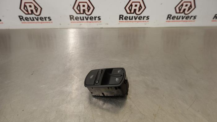 Usados Interruptor combinado de ventanillas Opel Corsa D 1.2 16V Precio € 15,00 Norma de margen ofrecido por Autorecycling Reuvers B.V.