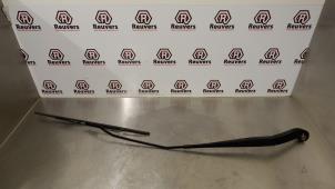 Used Front wiper arm Citroen Jumpy (G9) 1.6 HDI Price € 10,00 Margin scheme offered by Autorecycling Reuvers B.V.