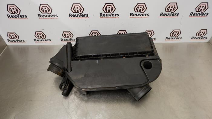 Begagnade Luftfilterhus Opel Combo 1.3 CDTI 16V ecoFlex Pris € 30,00 Marginaltabell erbjuds av Autorecycling Reuvers B.V.
