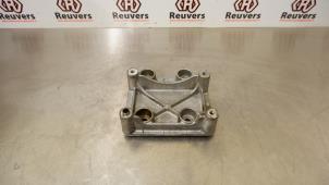 Used Air conditioning bracket Citroen C4 Coupé (LA) 1.4 16V Price € 25,00 Margin scheme offered by Autorecycling Reuvers B.V.