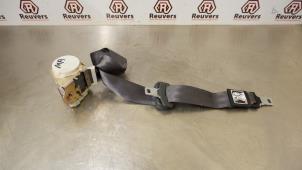 Used Rear seatbelt, centre Renault Clio III (BR/CR) 1.5 dCi 85 Price € 25,00 Margin scheme offered by Autorecycling Reuvers B.V.