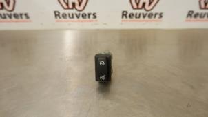 Used Cruise control switch Renault Clio III (BR/CR) 1.5 dCi 85 Price € 10,00 Margin scheme offered by Autorecycling Reuvers B.V.