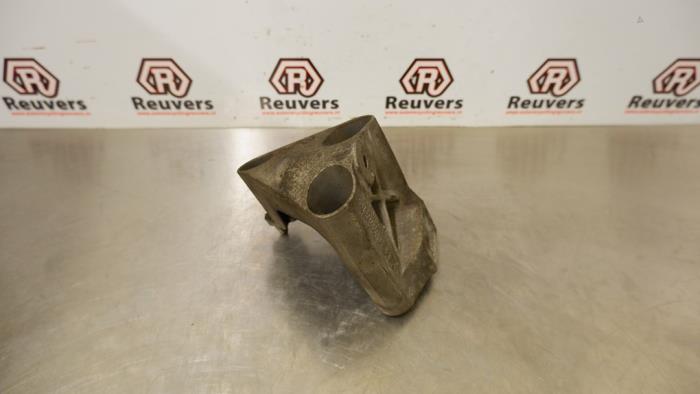 Gearbox mount from a Renault Clio III (BR/CR) 1.5 dCi 85 2007
