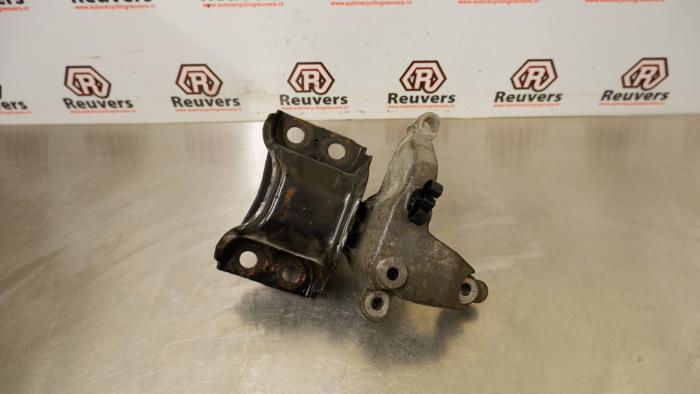 Used Engine mount Renault Twingo II (CN) 1.5 dCi 90 FAP Price € 25,00 Margin scheme offered by Autorecycling Reuvers B.V.