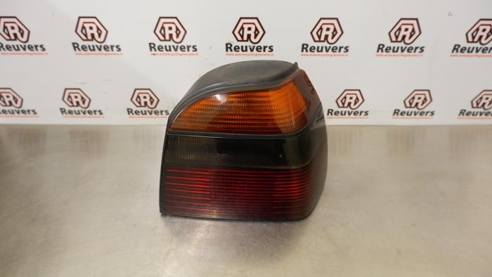 Taillight, right from a Volkswagen Golf III Cabrio Restyling (1E7) 1.8 Kat. 2000