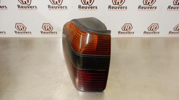 Taillight, right from a Volkswagen Golf III Cabrio Restyling (1E7) 1.8 Kat. 2000