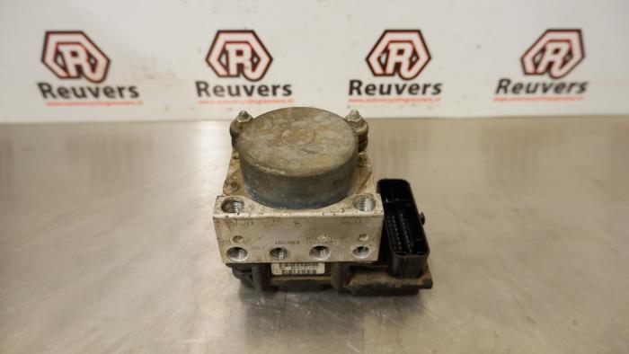 Usagé Bloc ABS Fiat Fiorino (225) 1.3 JTD 16V Multijet Prix € 50,00 Règlement à la marge proposé par Autorecycling Reuvers B.V.
