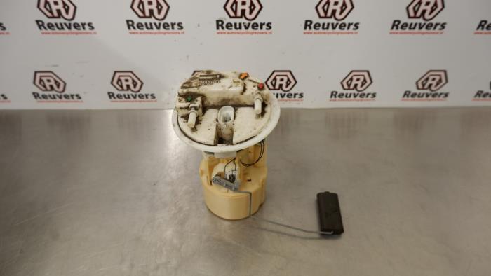 Usagé Pompe à carburant Renault Twingo (C06) 1.2 Prix € 30,00 Règlement à la marge proposé par Autorecycling Reuvers B.V.
