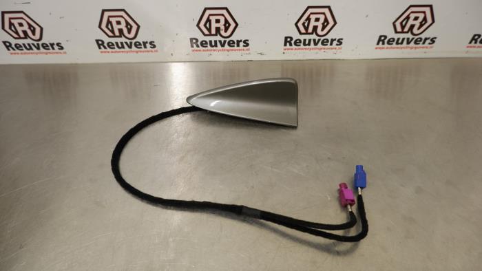 Używane Antena BMW 7 serie (E65/E66/E67) 745i,Li 4.4 V8 32V Cena € 30,00 Procedura marży oferowane przez Autorecycling Reuvers B.V.