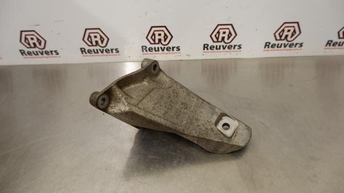 Used Engine mount BMW 7 serie (E65/E66/E67) 745i,Li 4.4 V8 32V Price € 30,00 Margin scheme offered by Autorecycling Reuvers B.V.